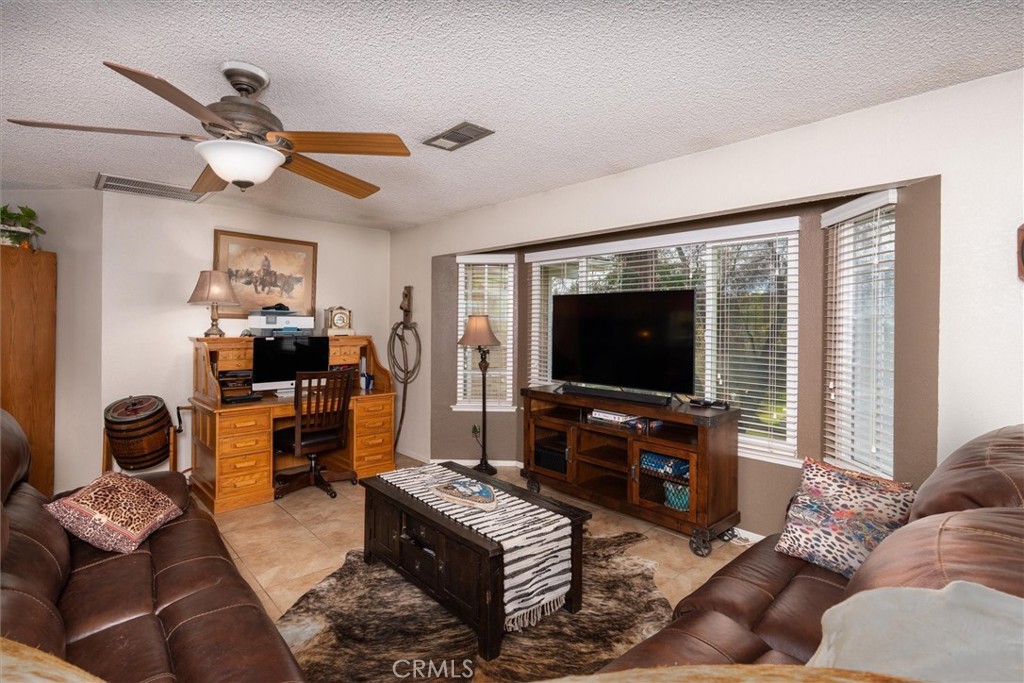36515 Wells Rd, Coarsegold, CA 93614