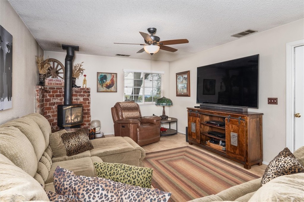 36515 Wells Rd, Coarsegold, CA 93614