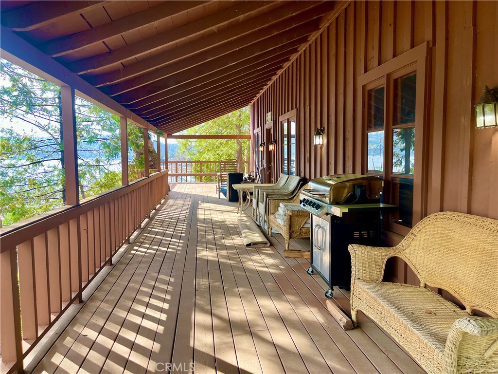 39121 Lake Dr, Bass Lake, CA 93604