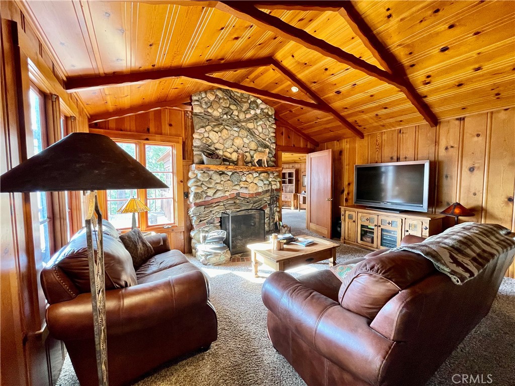 39121 Lake Dr, Bass Lake, CA 93604