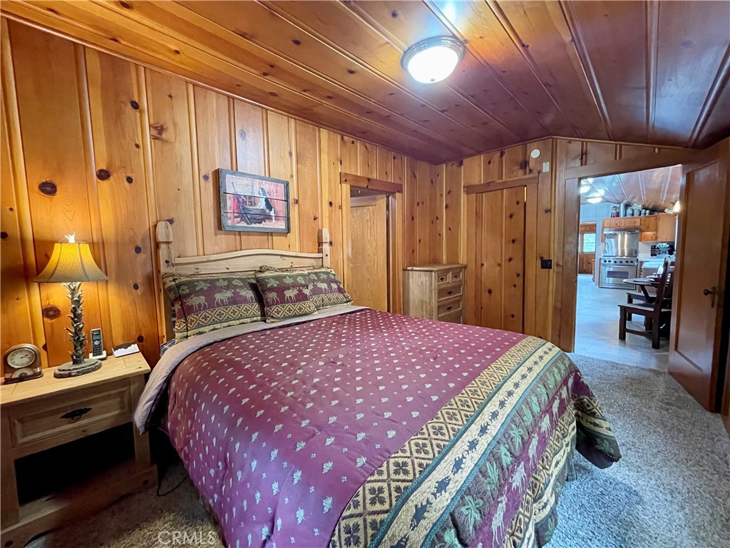 39121 Lake Dr, Bass Lake, CA 93604