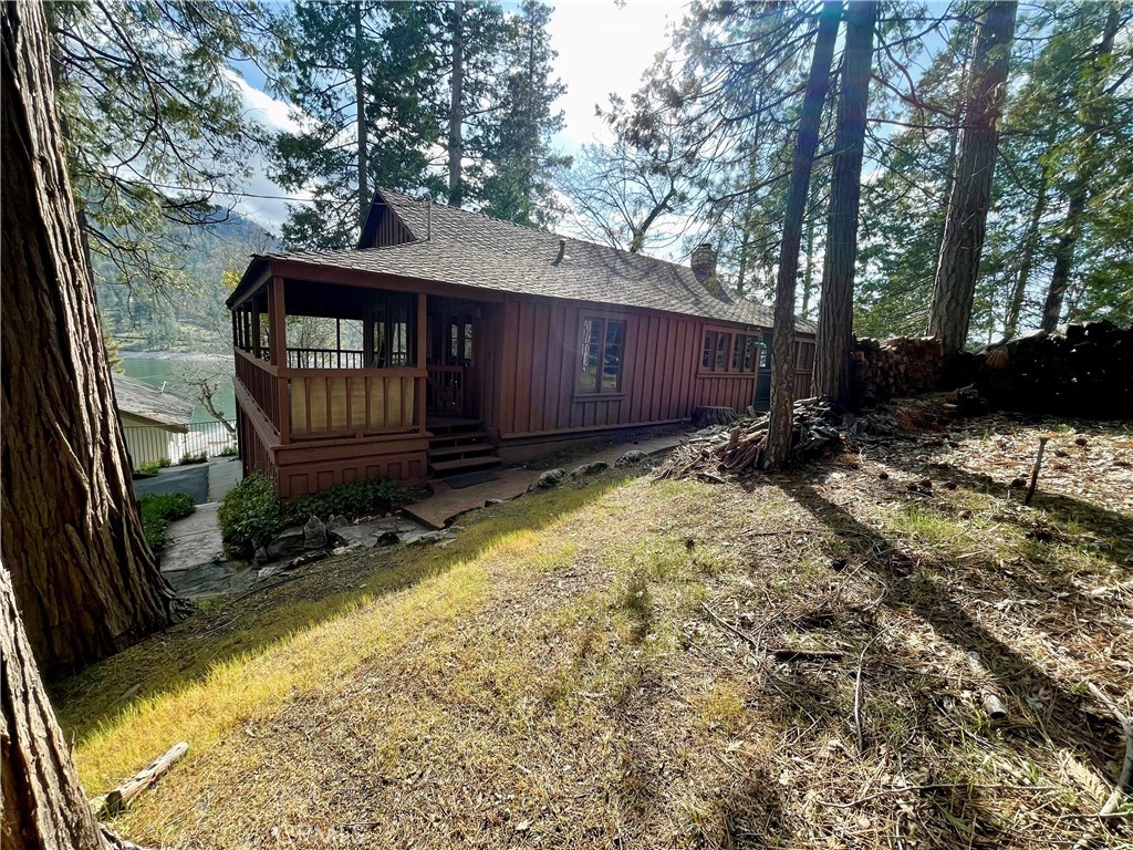 39121 Lake Dr, Bass Lake, CA 93604