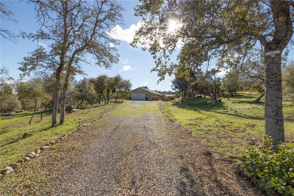 30301 E Longview Ln, Coarsegold, CA 93614