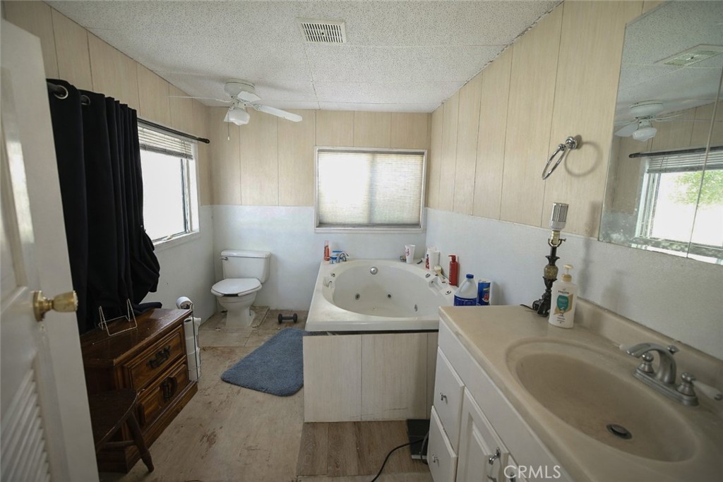 33404 Robinhood Dr, Coarsegold, CA 93614