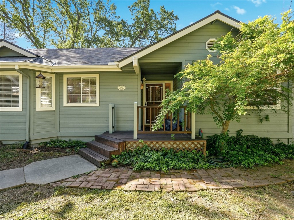 37927 China Creek, Oakhurst, CA 93644