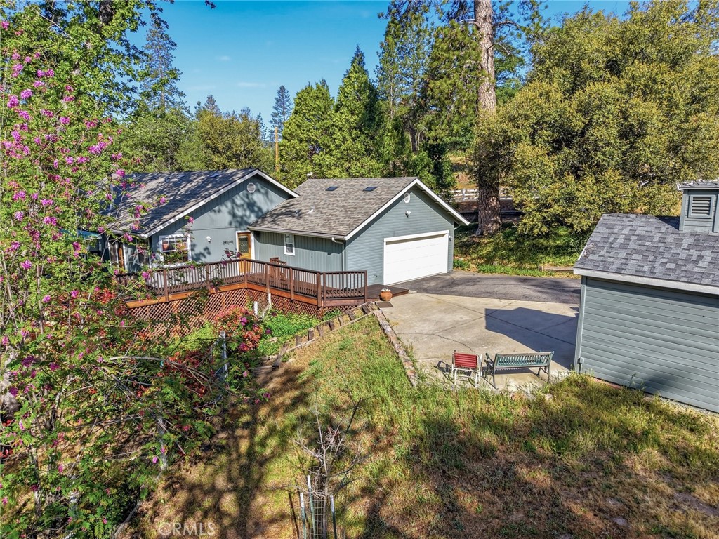 37927 China Creek, Oakhurst, CA 93644