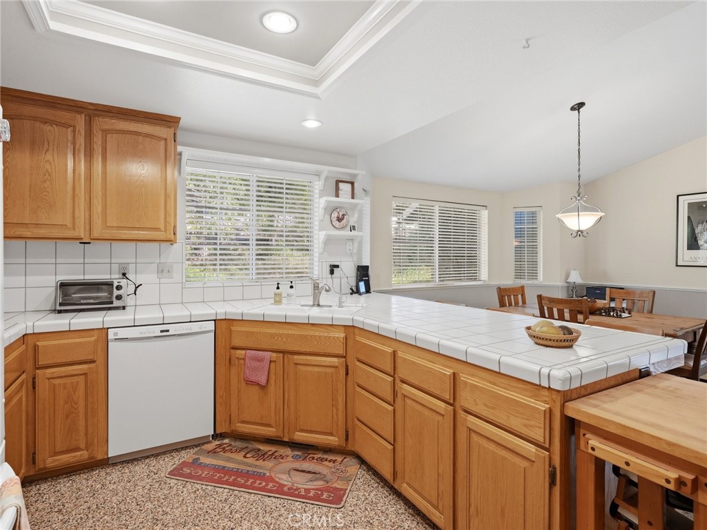 37927 China Creek, Oakhurst, CA 93644