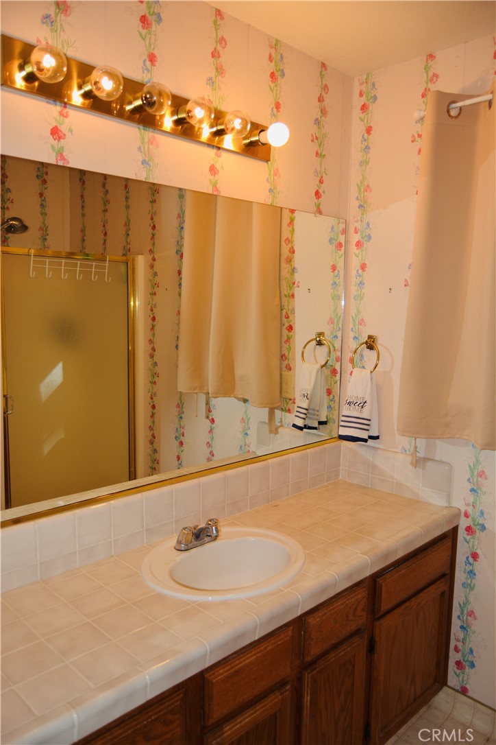 40748 Foxboro Ct, Bass Lake, CA 93604