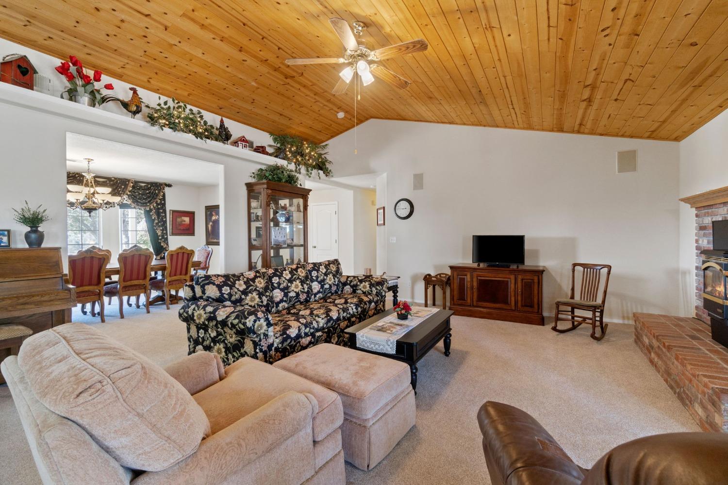 33867 Jennifer Ct, Coarsegold, CA 93614