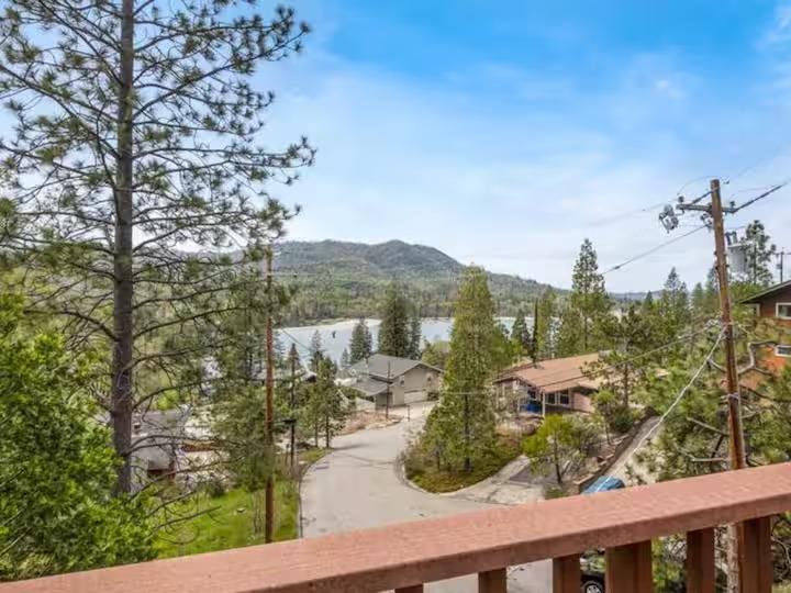 56406 Marina View Way, Bass Lake, CA 93604