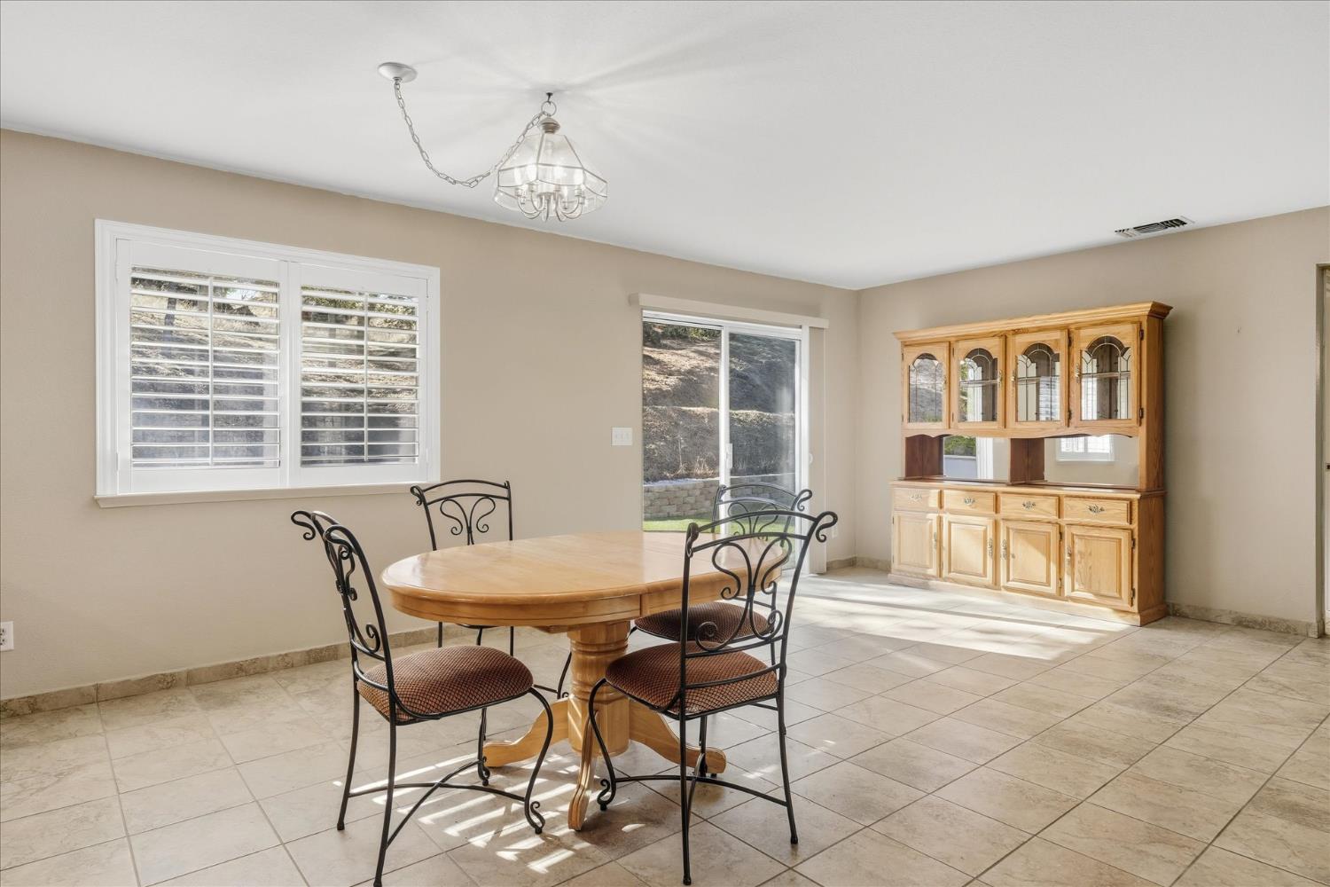 43468 Crystal Cave Cir, Coarsegold, CA 93614