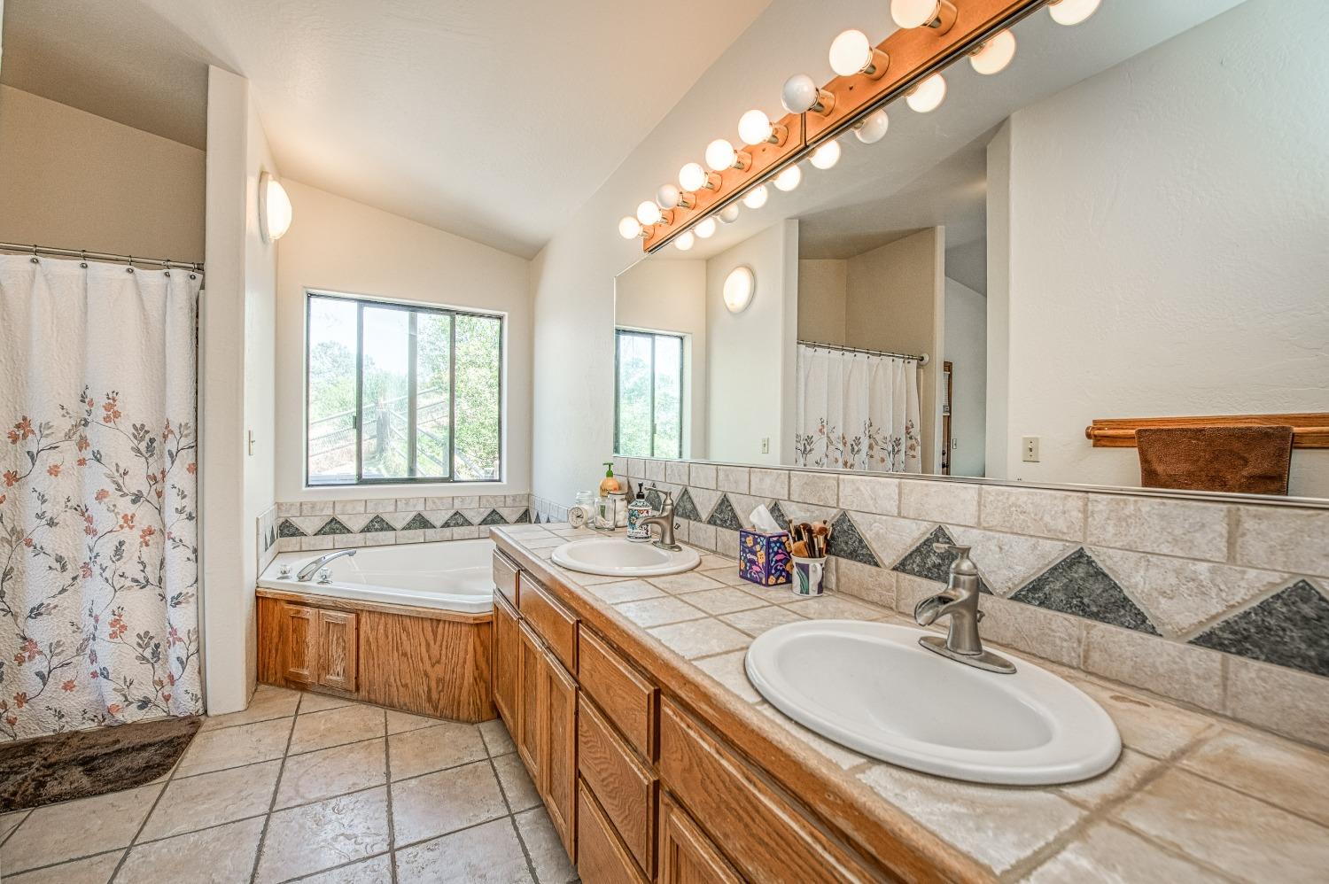 41576 Road 406, Coarsegold, CA 93614