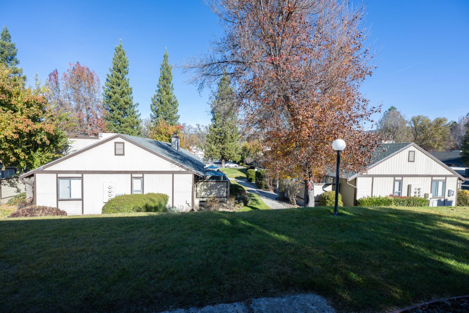 49400 River Park Rd #60, Oakhurst, CA 93644