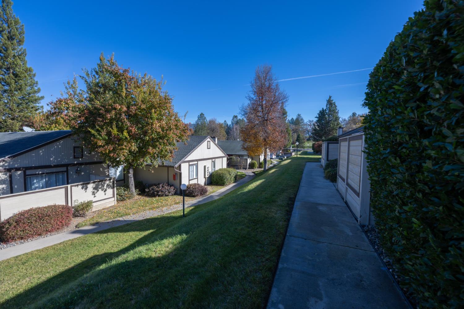 49400 River Park Rd #60, Oakhurst, CA 93644