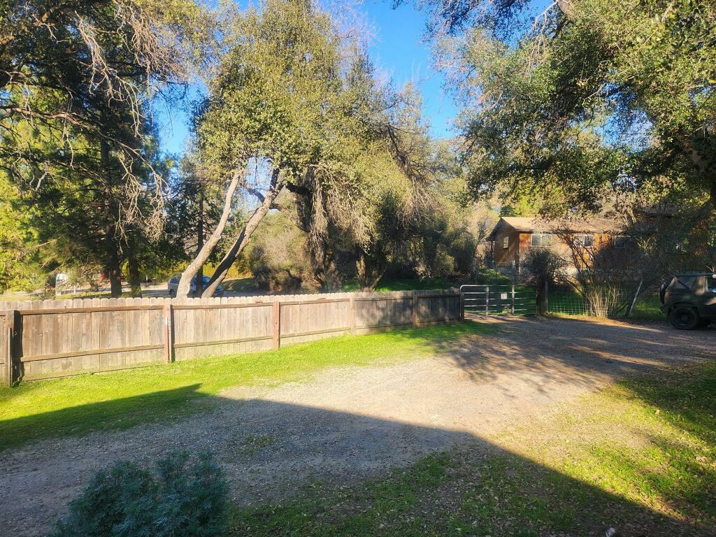 49872 Road 426, Oakhurst, CA 93644