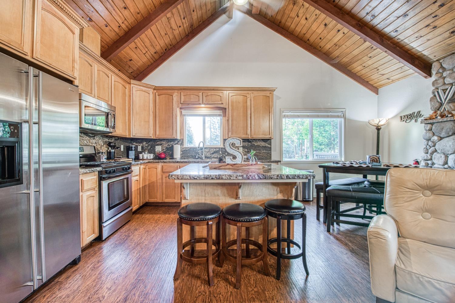 37748 Marina View Drive, Bass Lake, CA 93604