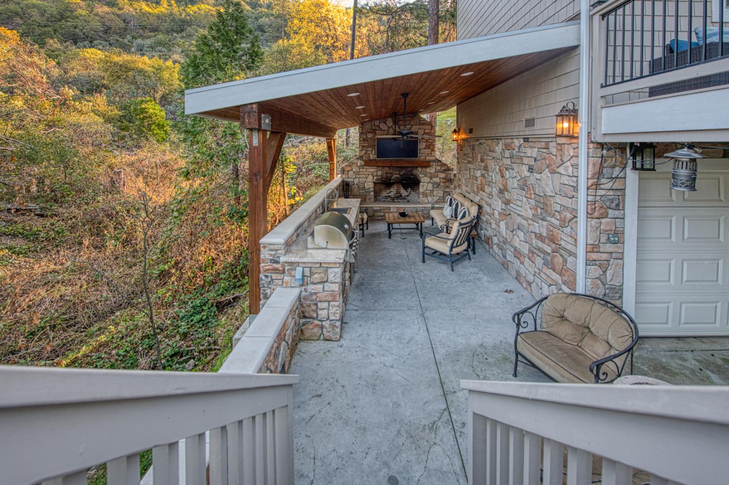 37748 Marina View Drive, Bass Lake, CA 93604