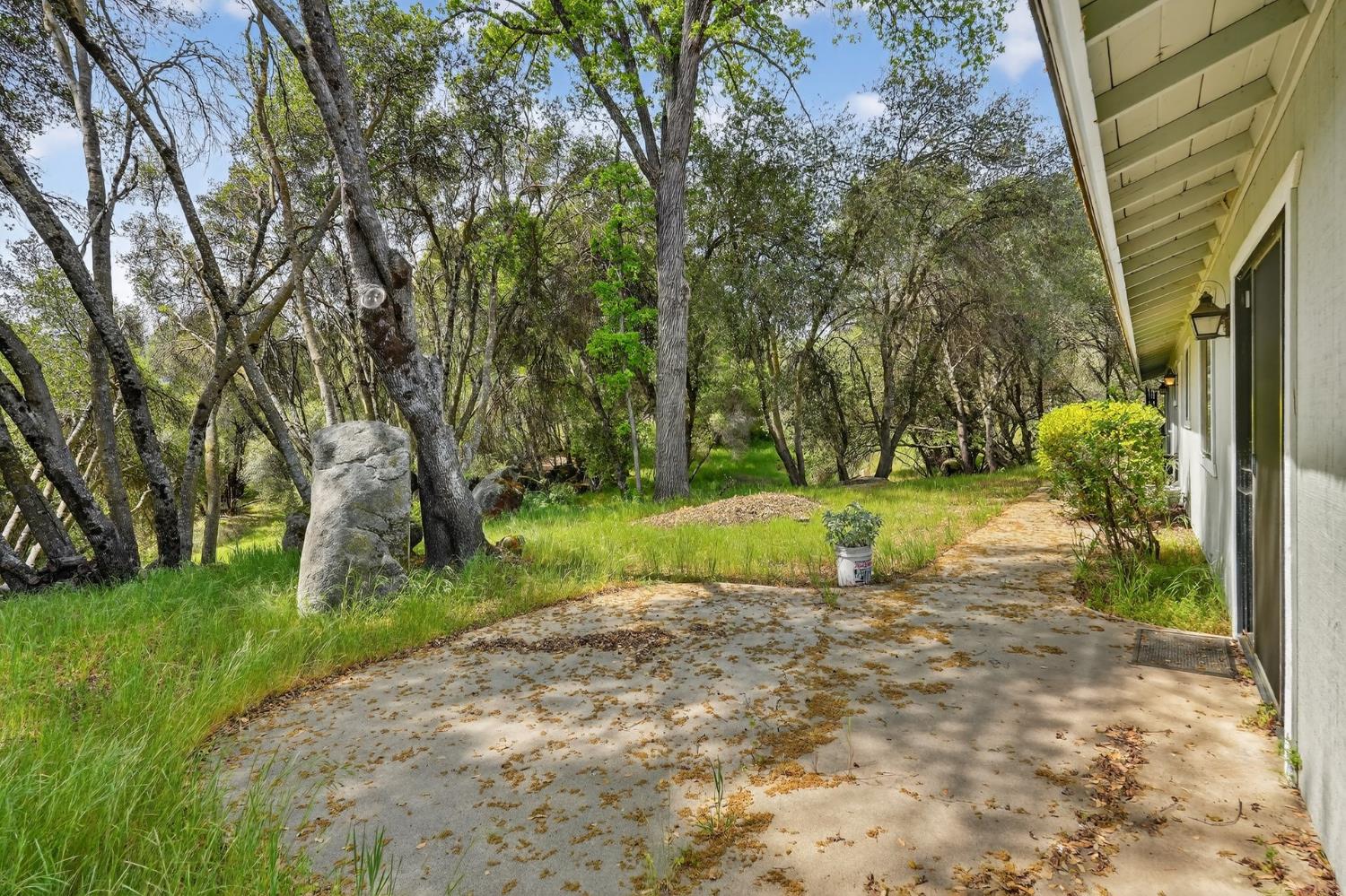 40790 Hwy 49, Oakhurst, CA 93644