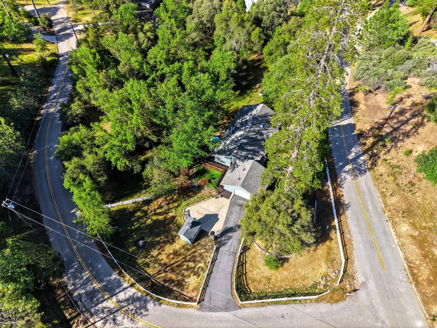 37927 China Creek Rd, Oakhurst, CA 93644